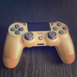 Golden/Sony\Playstation Controller